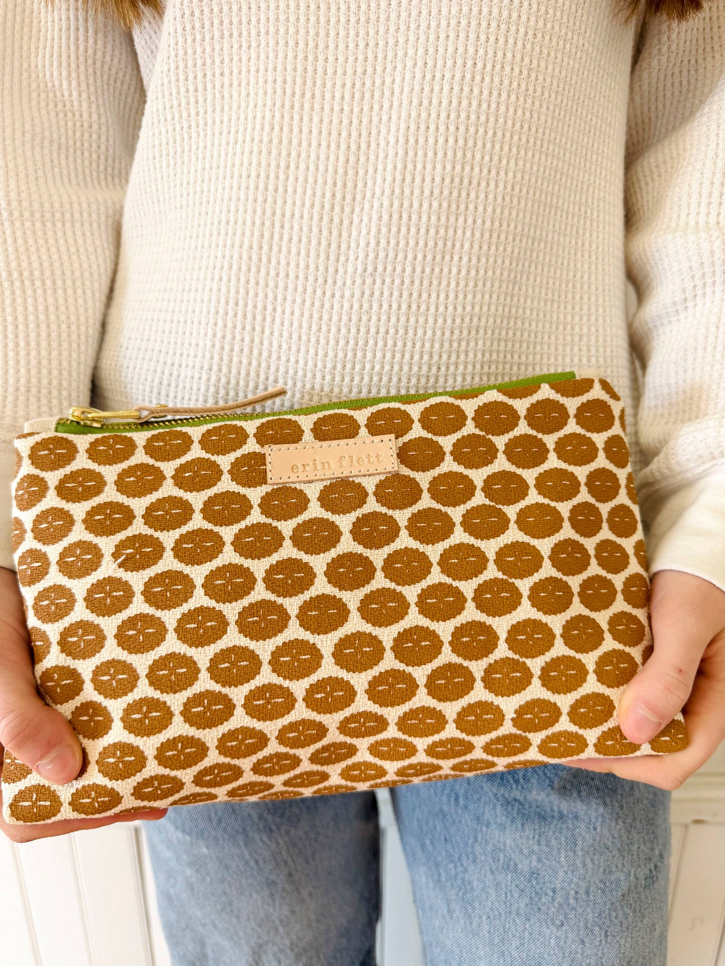 Laura Pouch - The Dandi Design